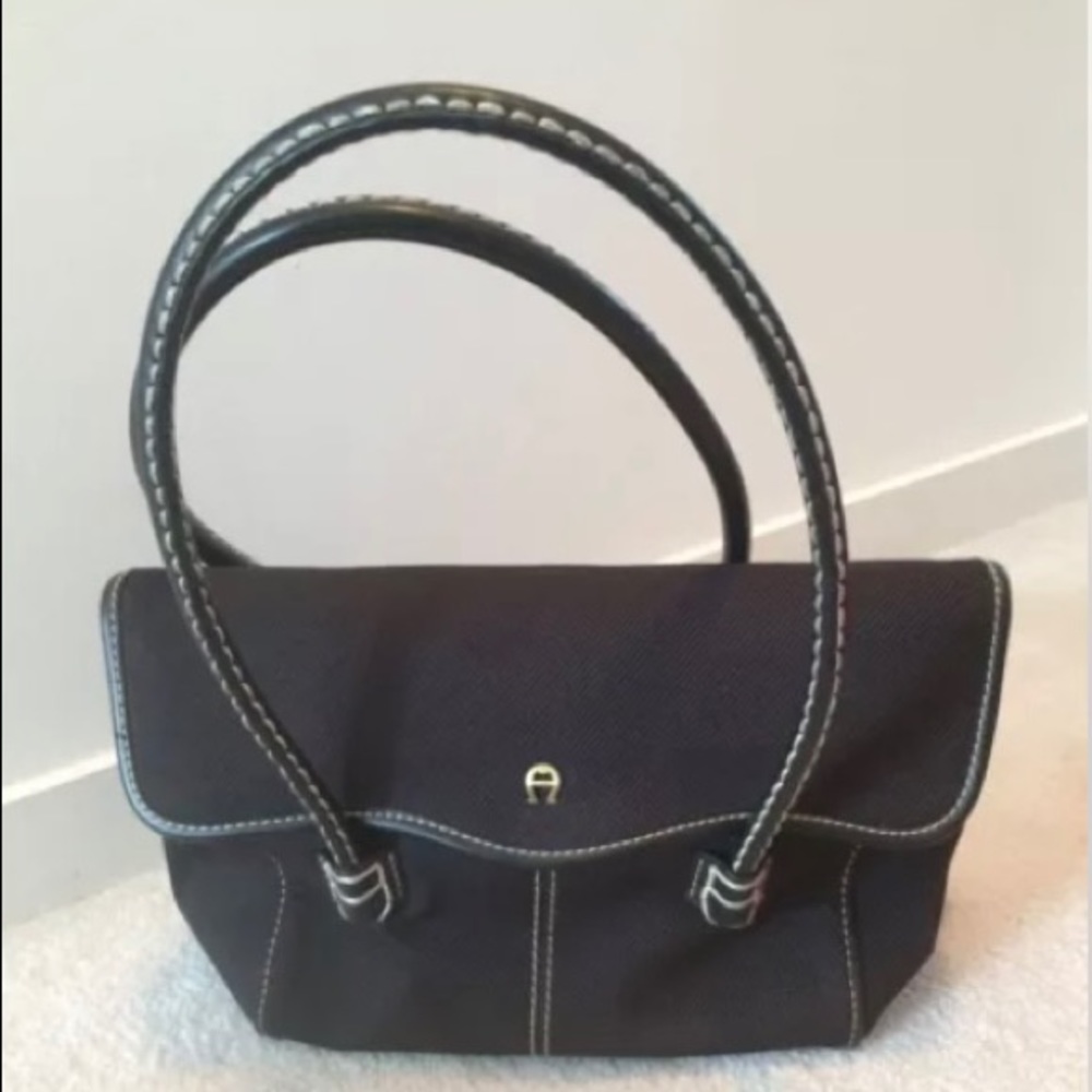 Etienne Aigner Designer Black Small/Medium Handbag